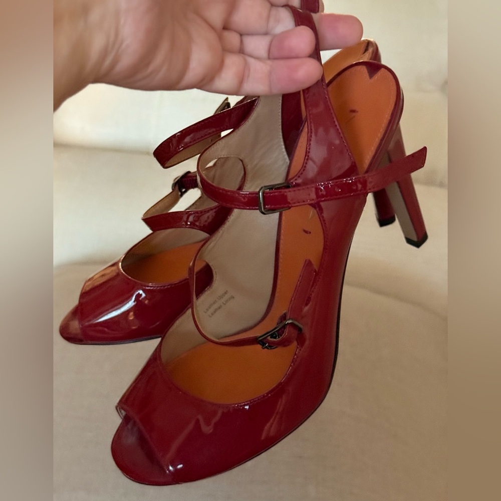 30% OFF 🎉 HOST PICK 🎉 Via Spiga Glossy Red Peep-Toe Heels, size 8 - Picture 3 of 9